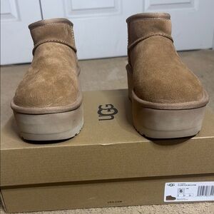 UGG Classic Ultra Mini Platform